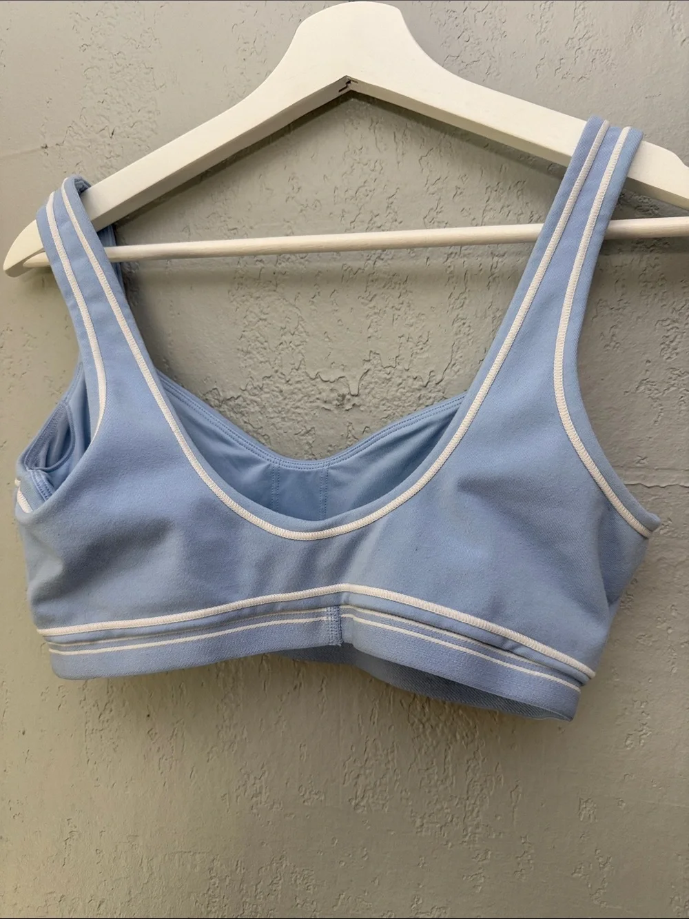 alo Airbrush Heart Throb Bra in Seashell Blue/ white
